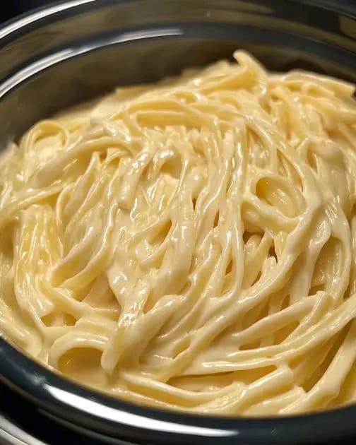 Creamy Chicken Alfredo Ravioli Bake 🍗🧀