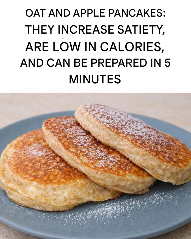 How to make the tastiest and healthiest apple pancakes: they’re very low in calories and ready in 5 minutes. Recipe in the comments ⤵️
